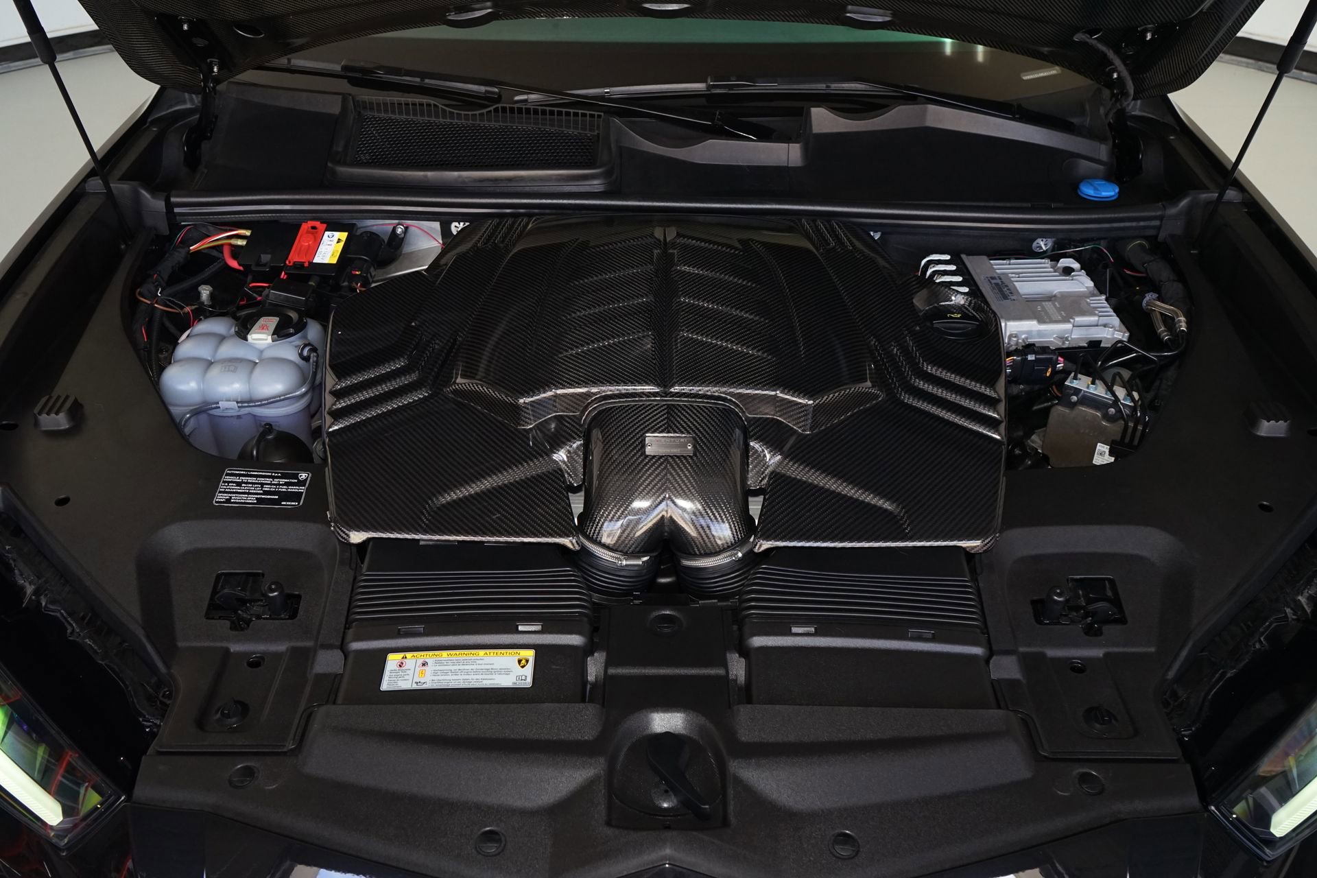 Used 2021 Lamborghini Urus image 43