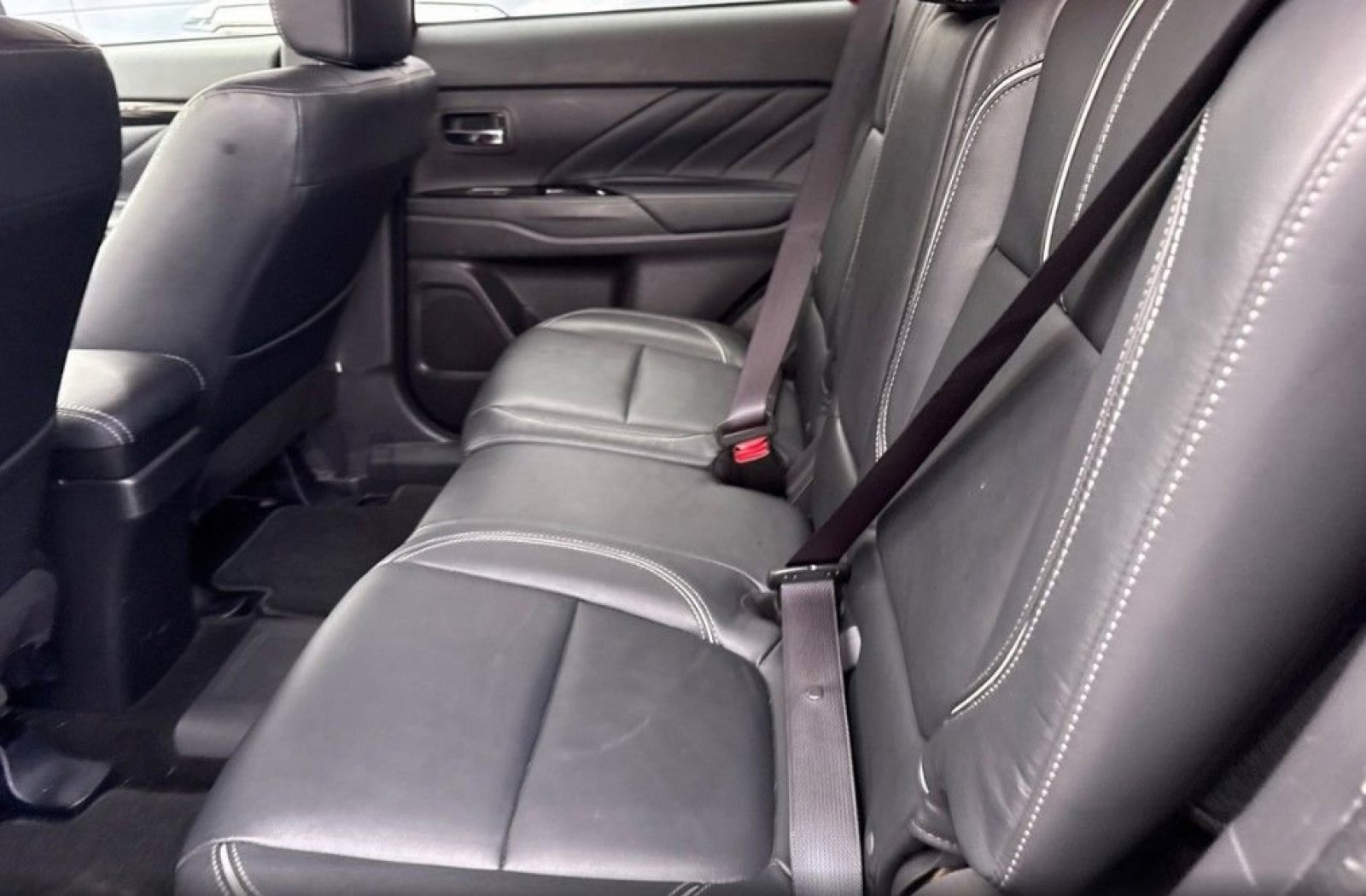 Used 2018 Mitsubishi Outlander SEL image 15