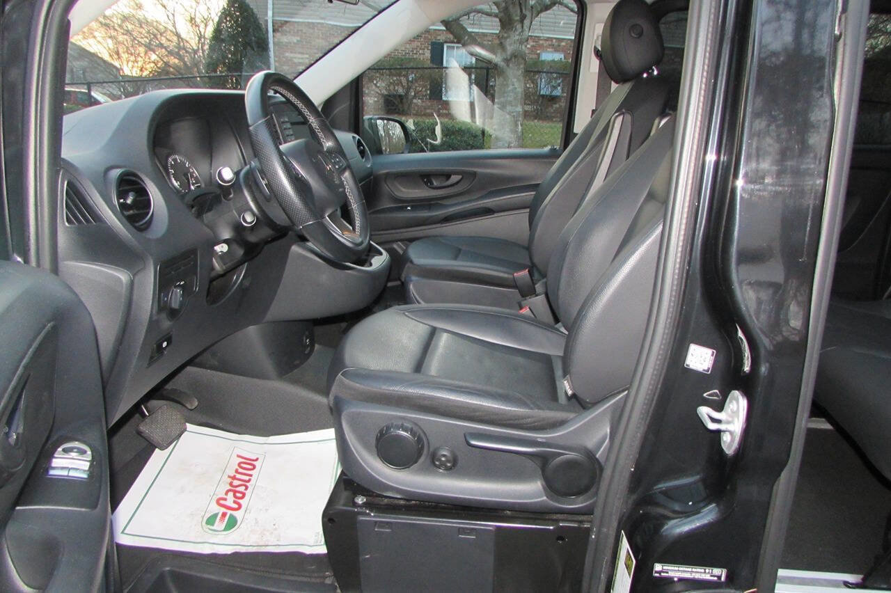 Used 2018 Mercedes-Benz Metris Passenger image 23