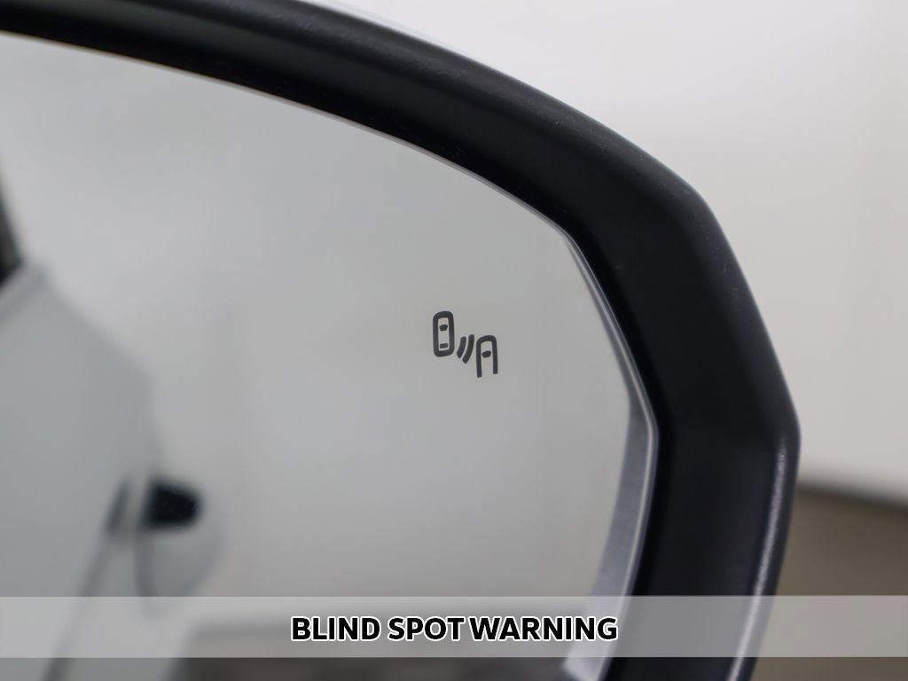Used 2024 Volkswagen Taos SE AWD/4WD image 4