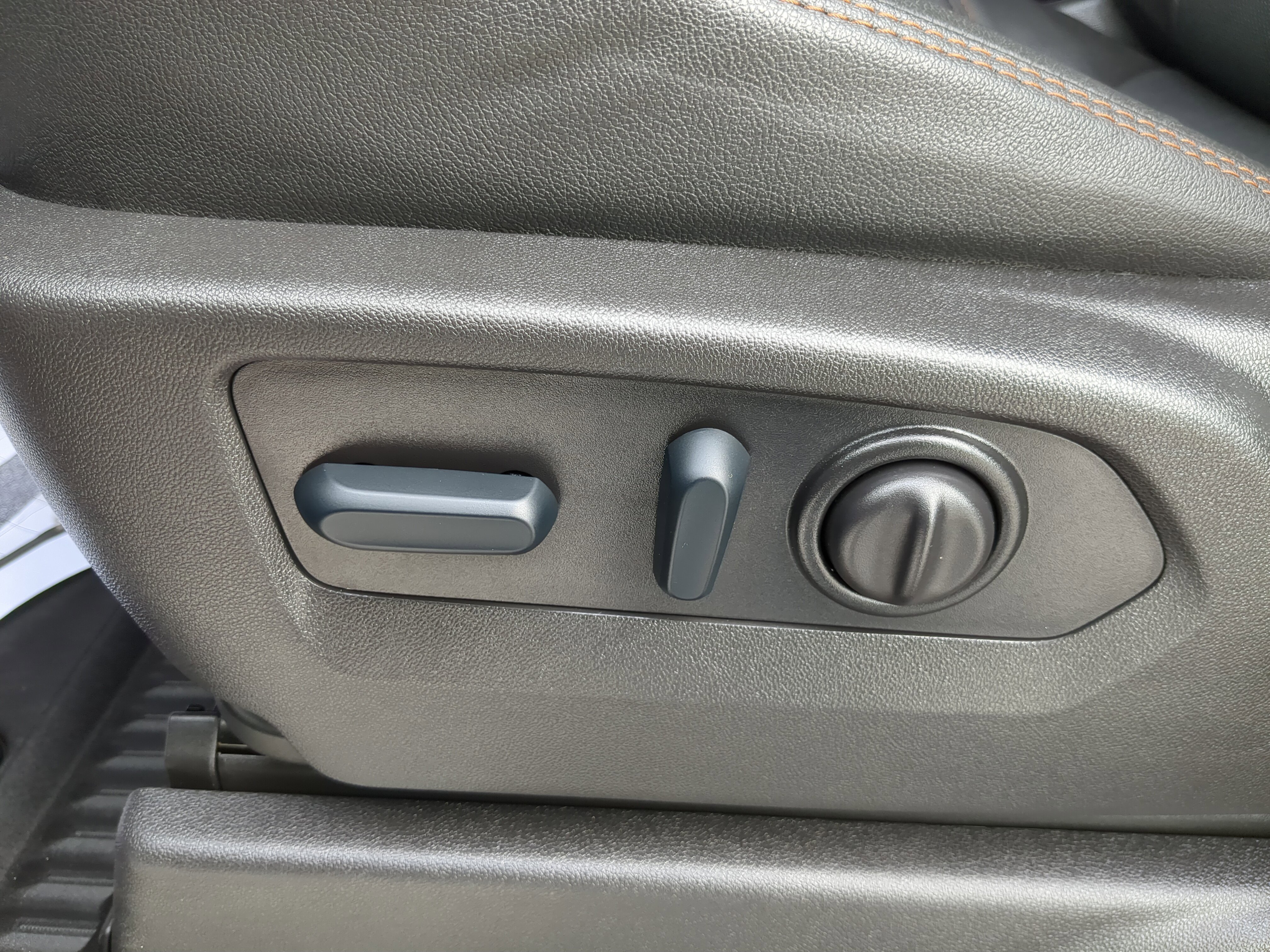 Certified 2022 GMC Sierra 1500 AT4 w/ AT4 Premium Package image 19