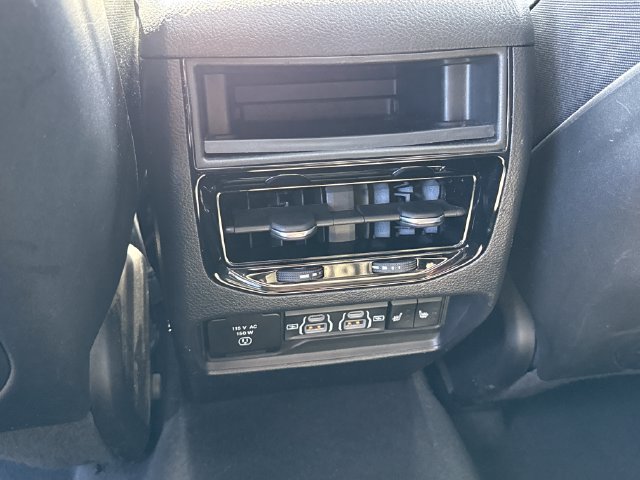 Used 2023 Jeep Grand Cherokee 4WD 4xe image 23
