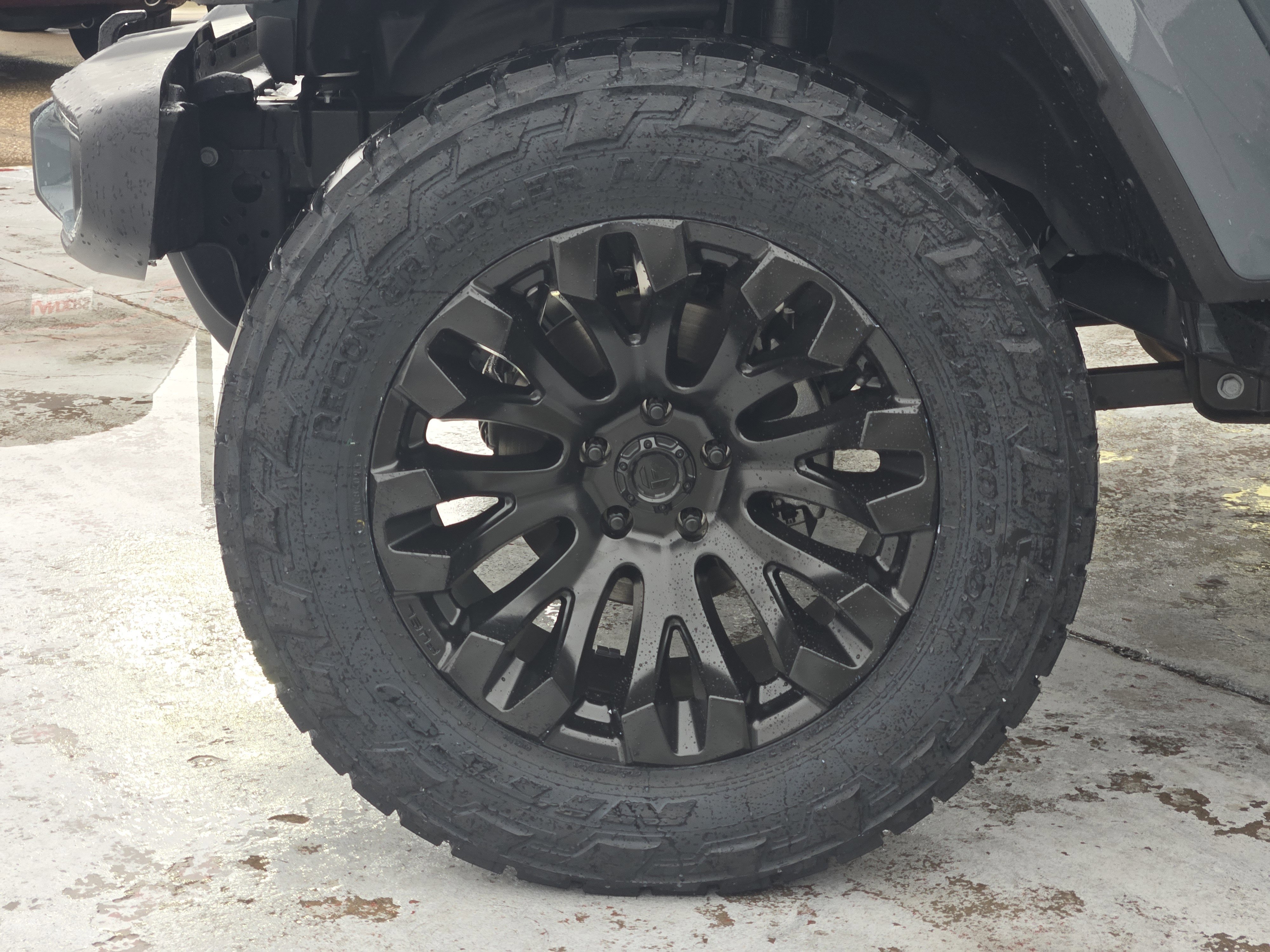 New 2025 Jeep Gladiator Sport w/ Premium Package image 9