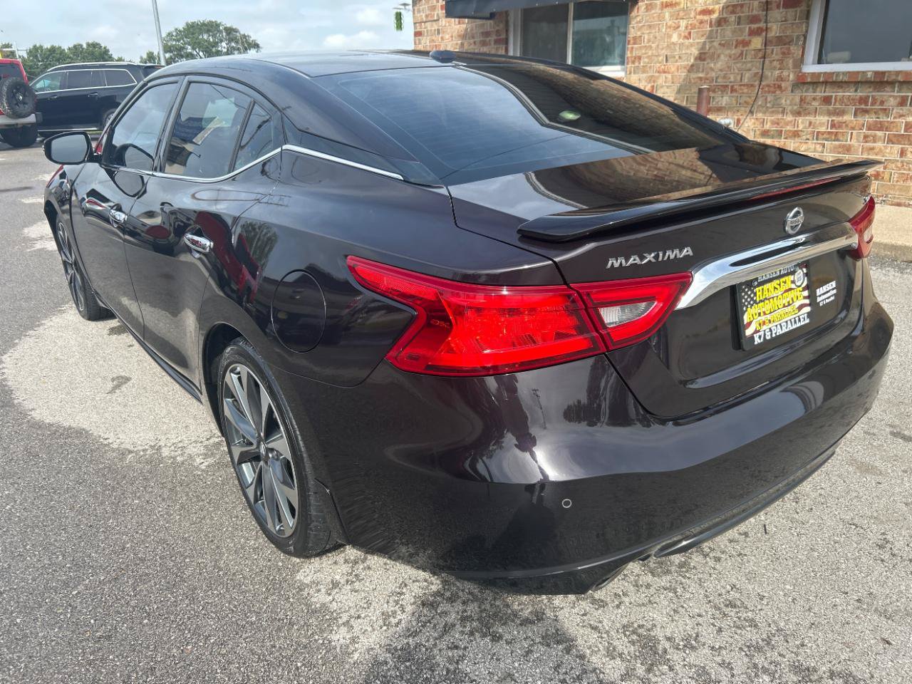 Used 2016 Nissan Maxima SR FWD image 9