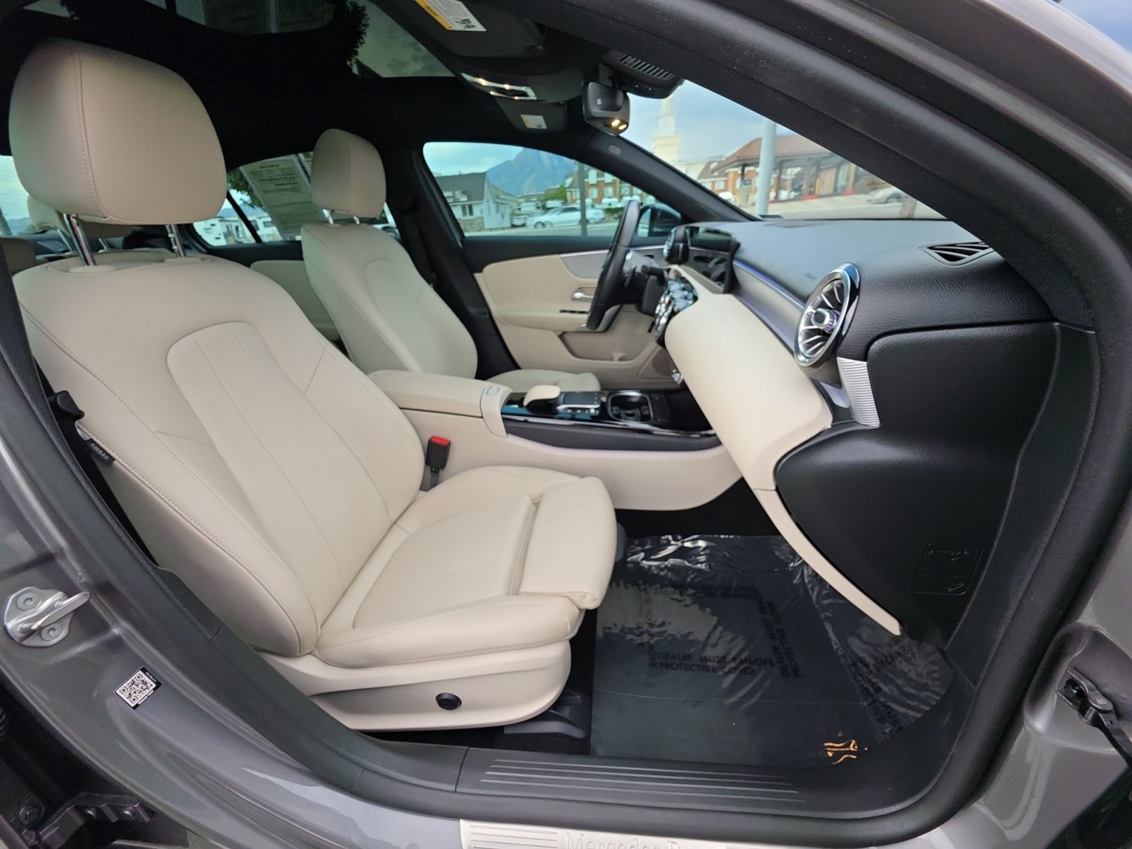 Used 2021 Mercedes-Benz A 220 4MATIC w/ Premium Package image 30