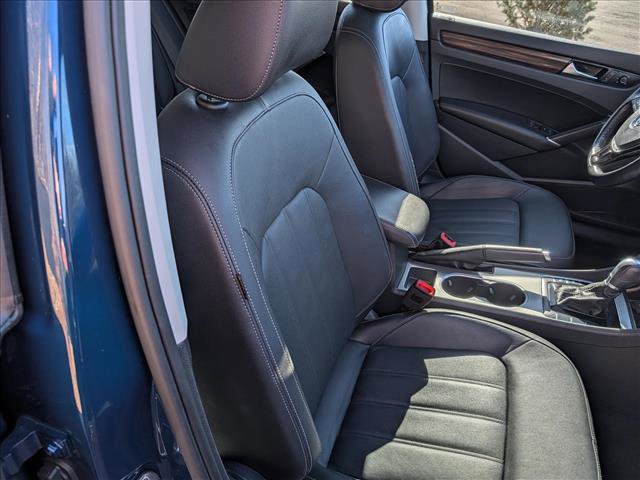 Used 2020 Volkswagen Passat 2.0T SEL image 12