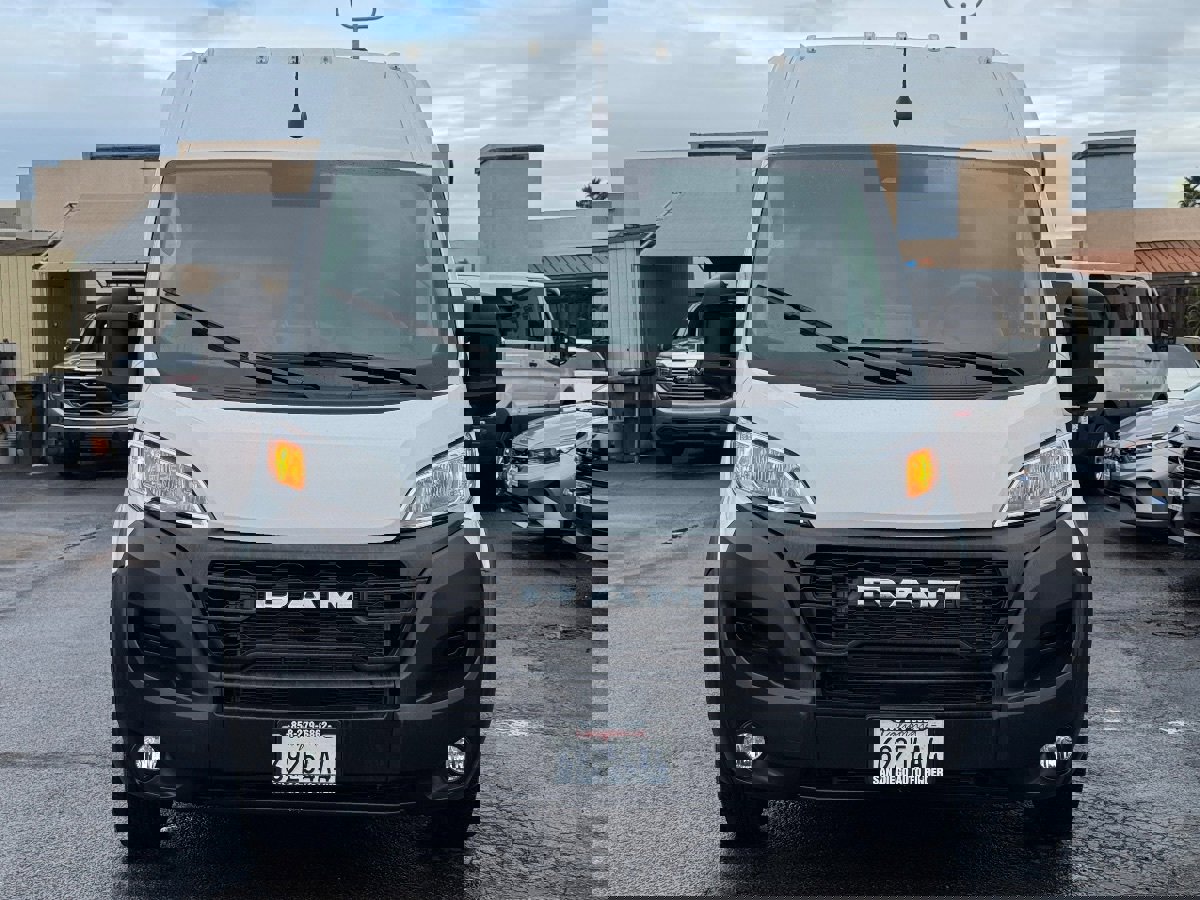 Used 2025 RAM ProMaster 2500 w/ Convenience Group image 5