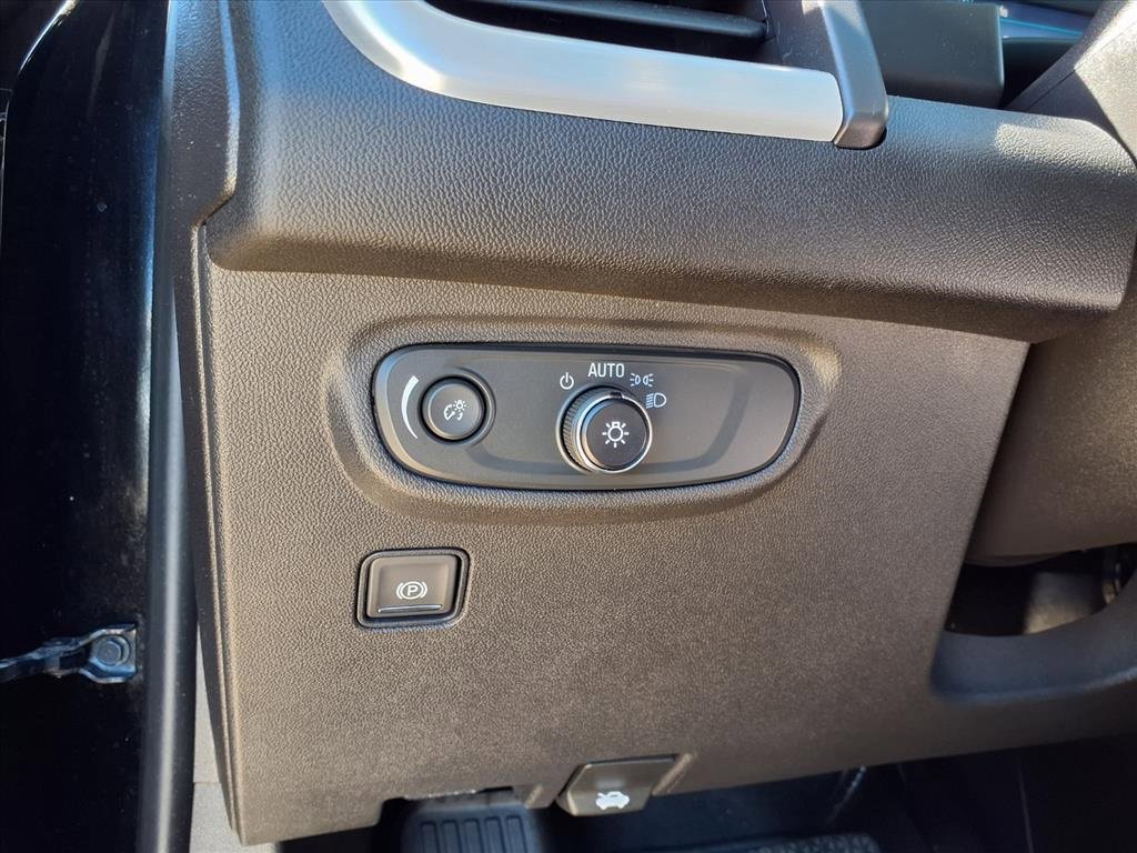 Used 2024 GMC Terrain SLE image 16