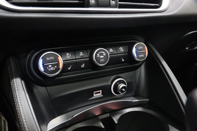 Used 2024 Alfa Romeo Stelvio Veloce AWD/4WD image 26