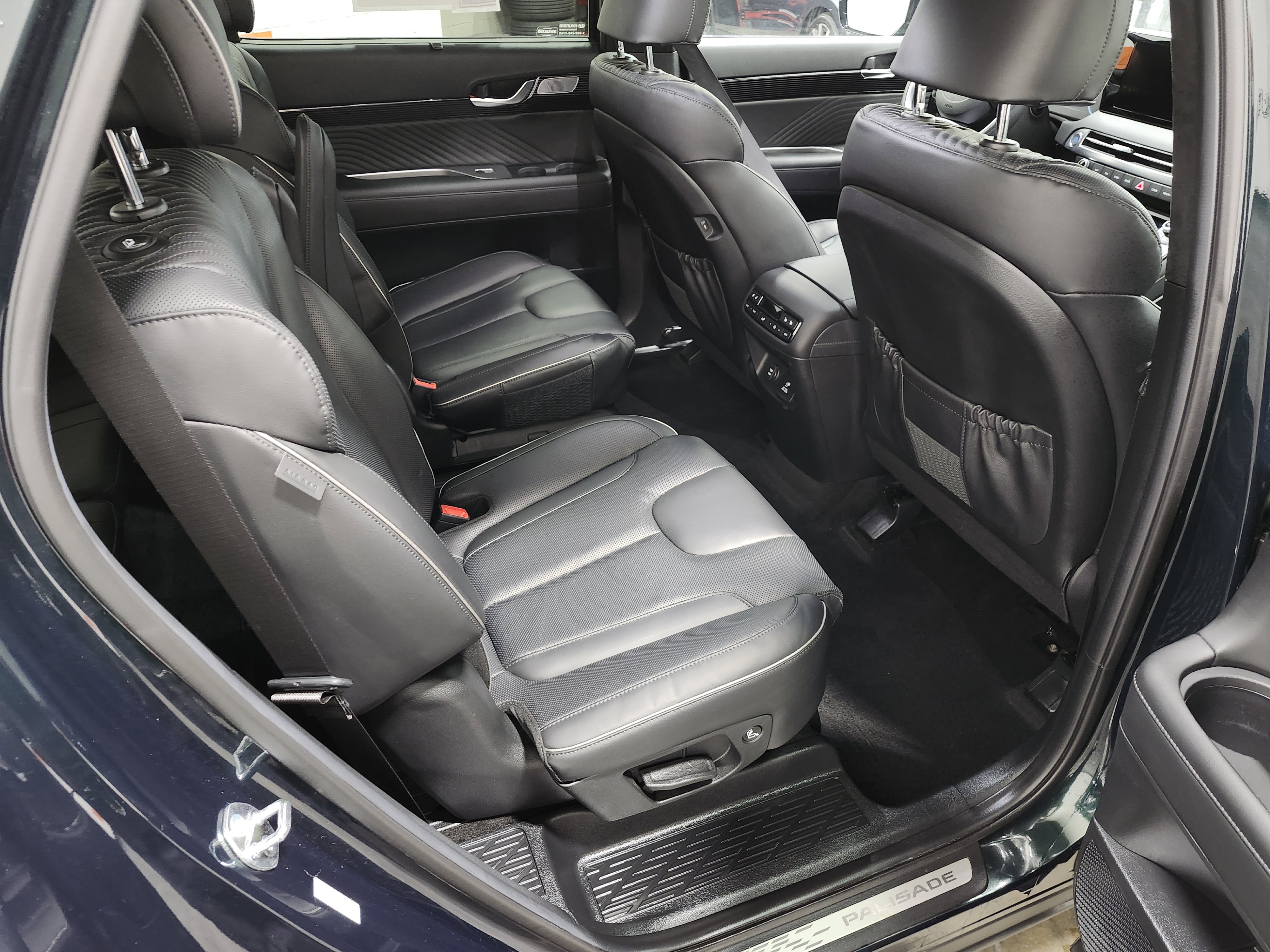 Used 2025 Hyundai Palisade Calligraphy image 25