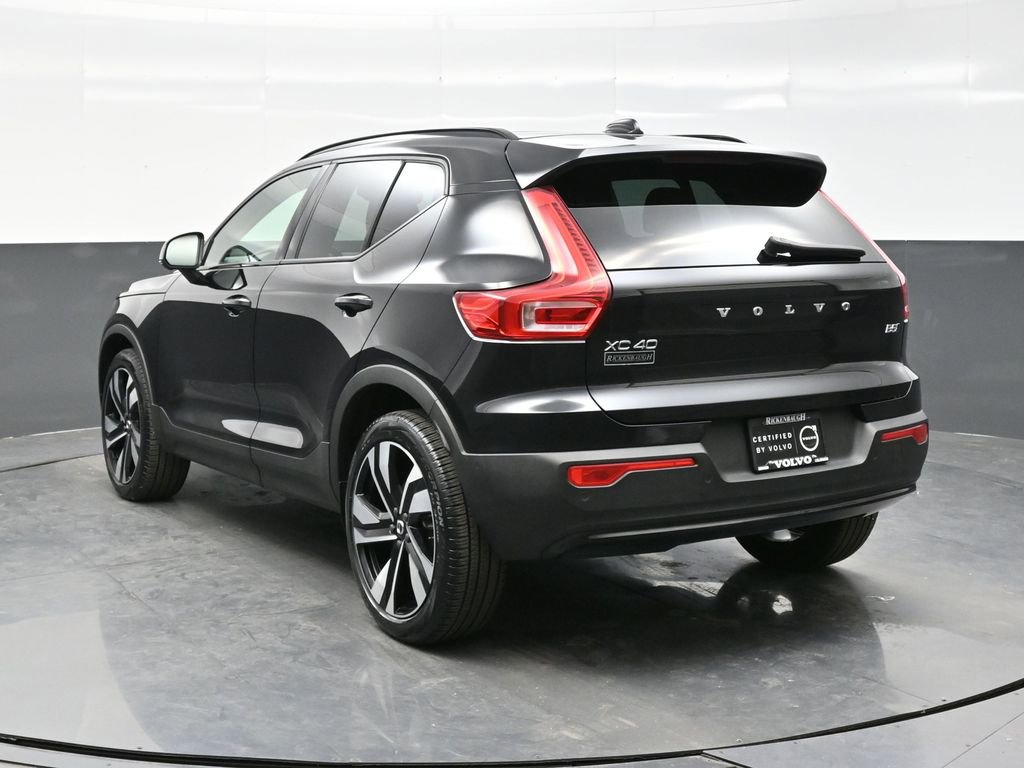 Used 2025 Volvo XC40 B5 Plus image 5