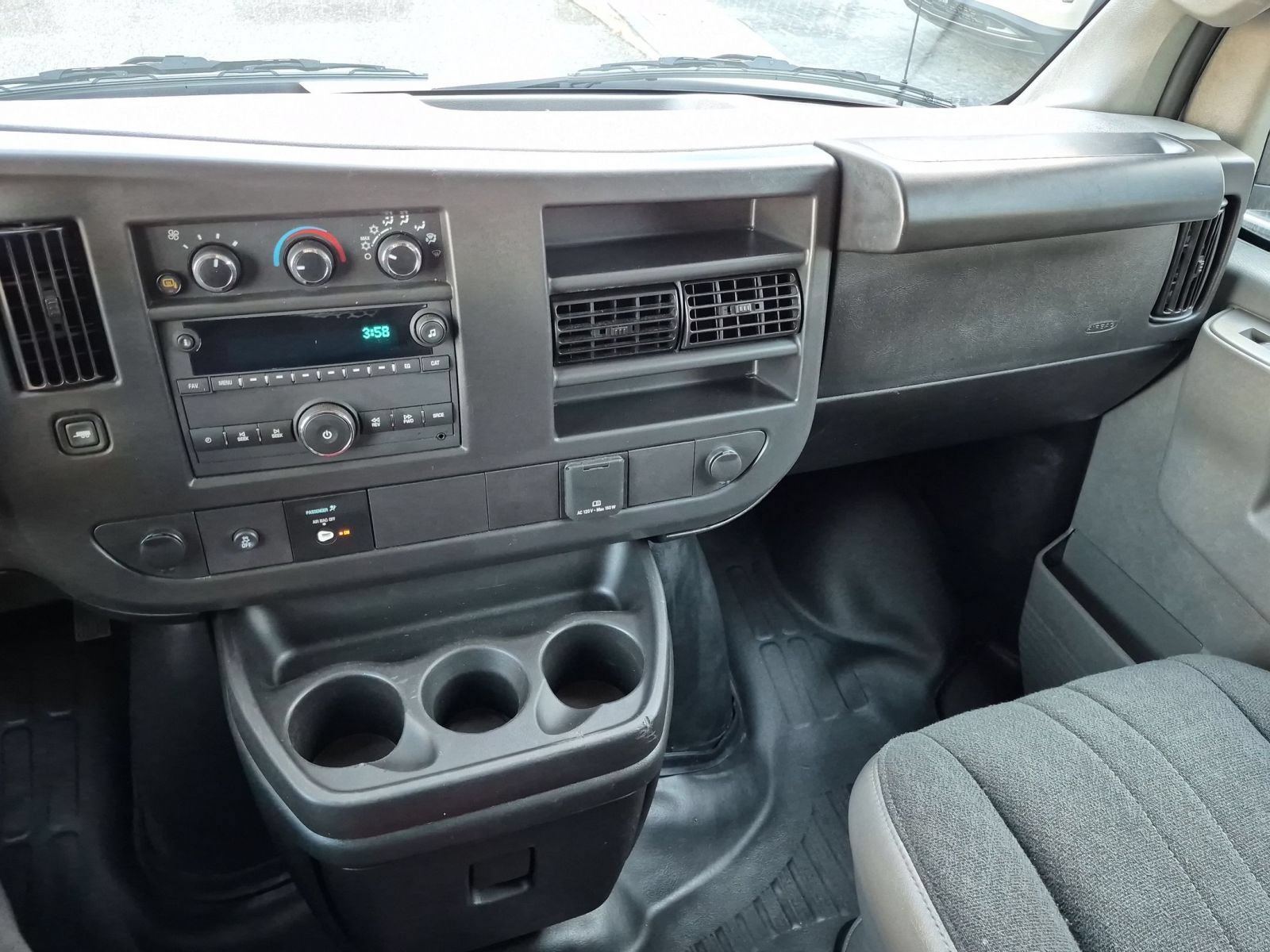 Used 2025 Chevrolet Express 2500 w/ Driver Convenience Package RWD image 23