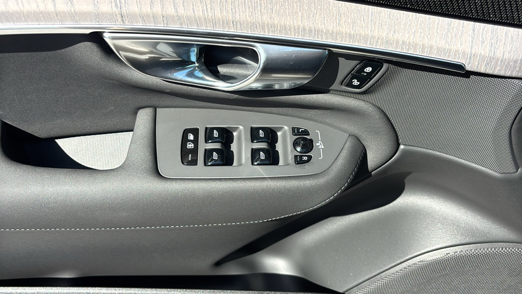 New 2027 Volvo XC90 T8 Ultra AWD/4WD image 14