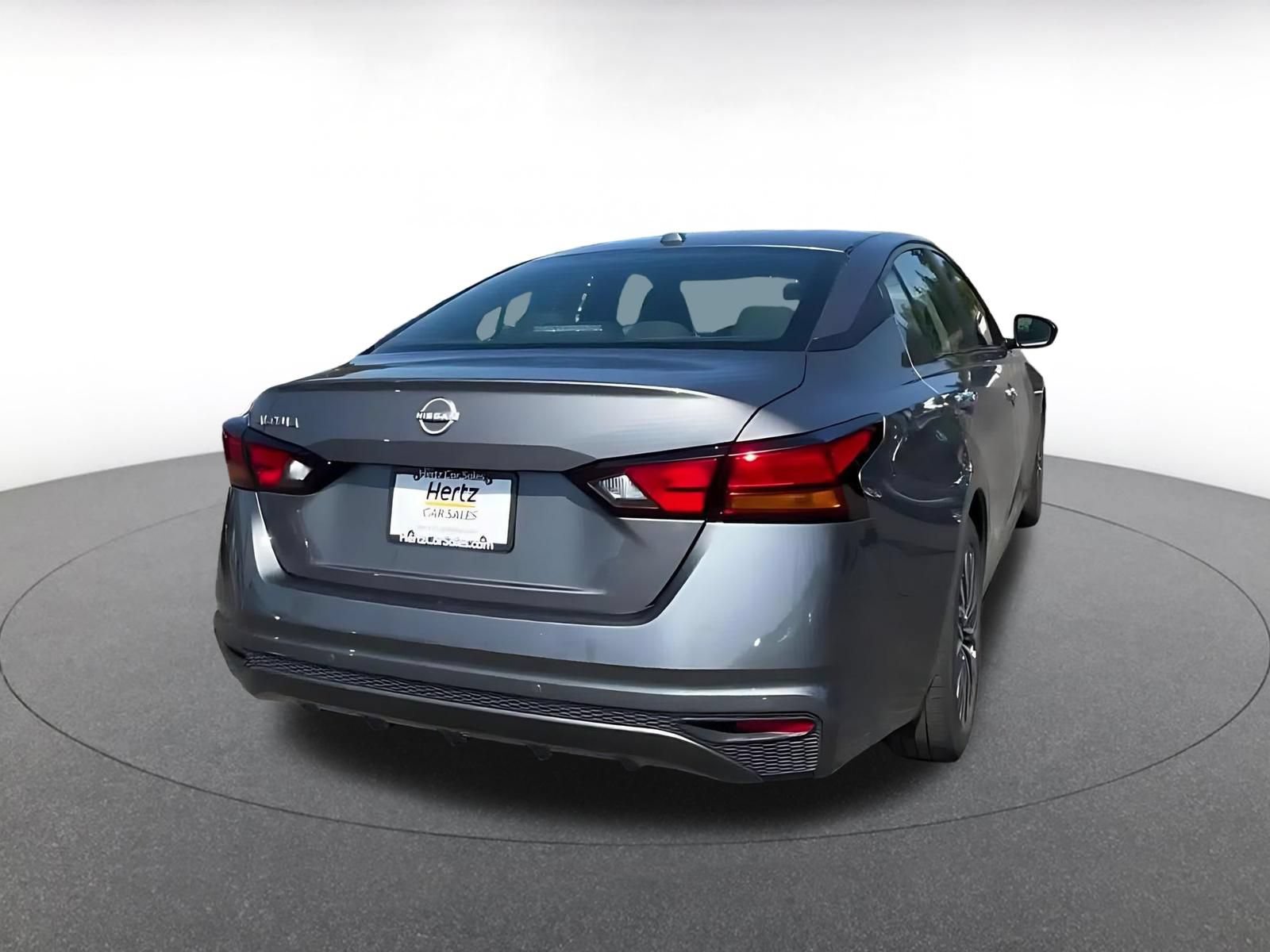 Used 2025 Nissan Altima 2.5 SV FWD image 14