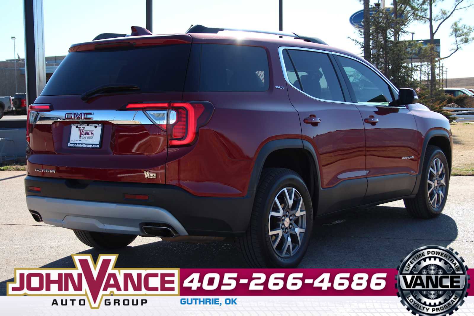Used 2020 GMC Acadia SLT w/ Driver Alert Package II image 12
