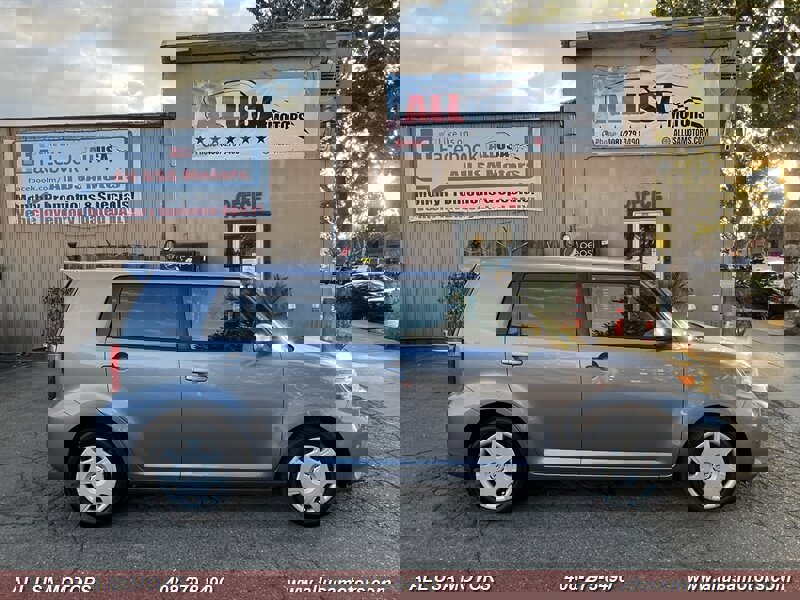 Used 2012 Scion xB image 1