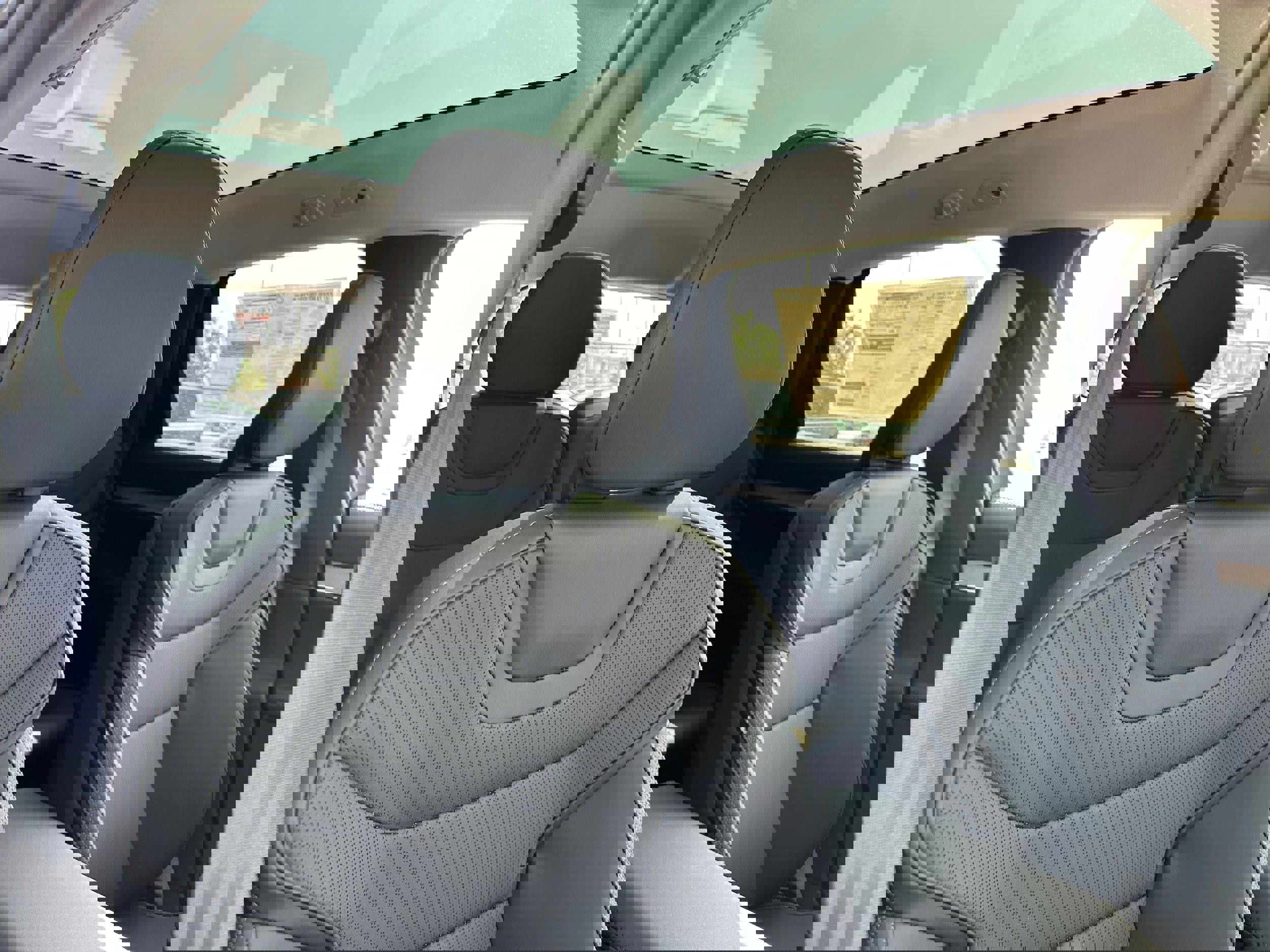 New 2025 Volvo EX90 Plus image 8