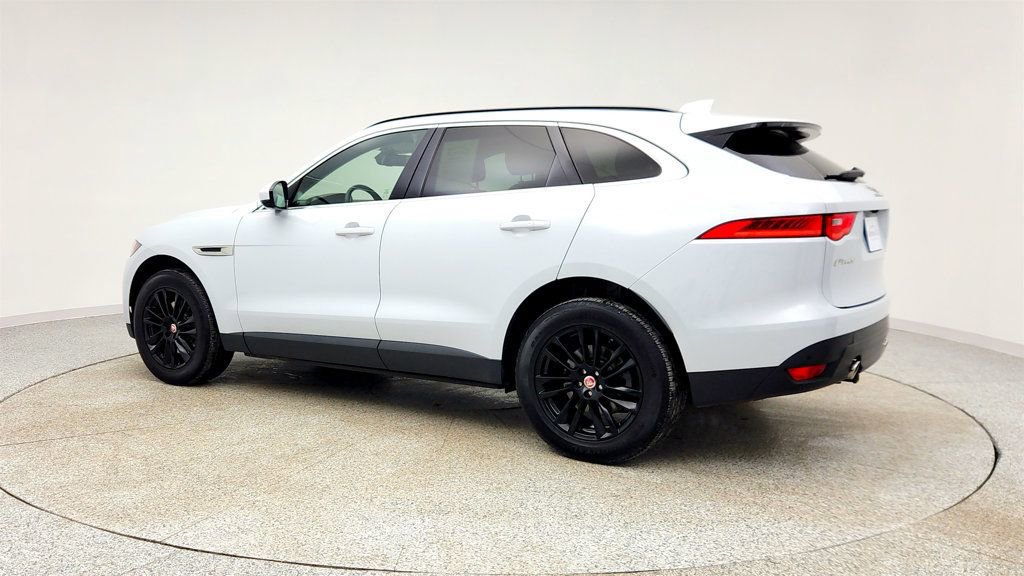 Used 2018 Jaguar F-PACE Prestige image 7