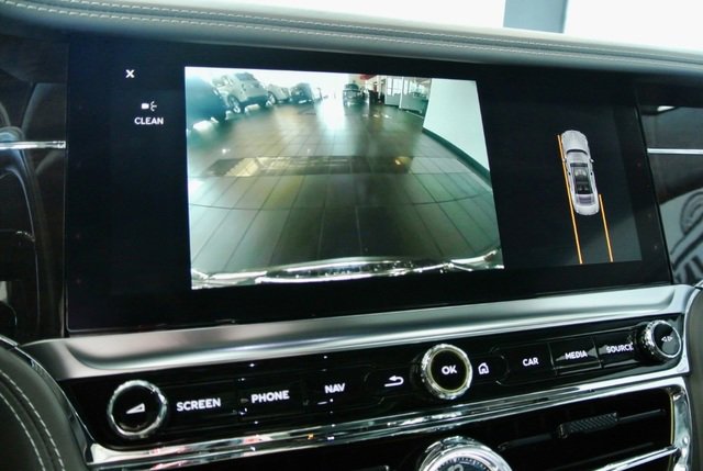 Used 2020 Bentley Flying Spur W12 image 18