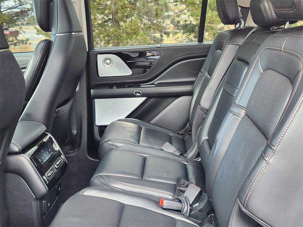 Used 2021 Lincoln Aviator Reserve w/ Equipment Group 210A image 10