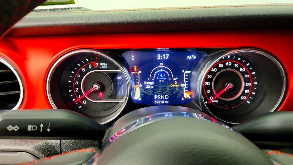 Used 2018 Jeep Wrangler Unlimited Rubicon AWD/4WD image 15