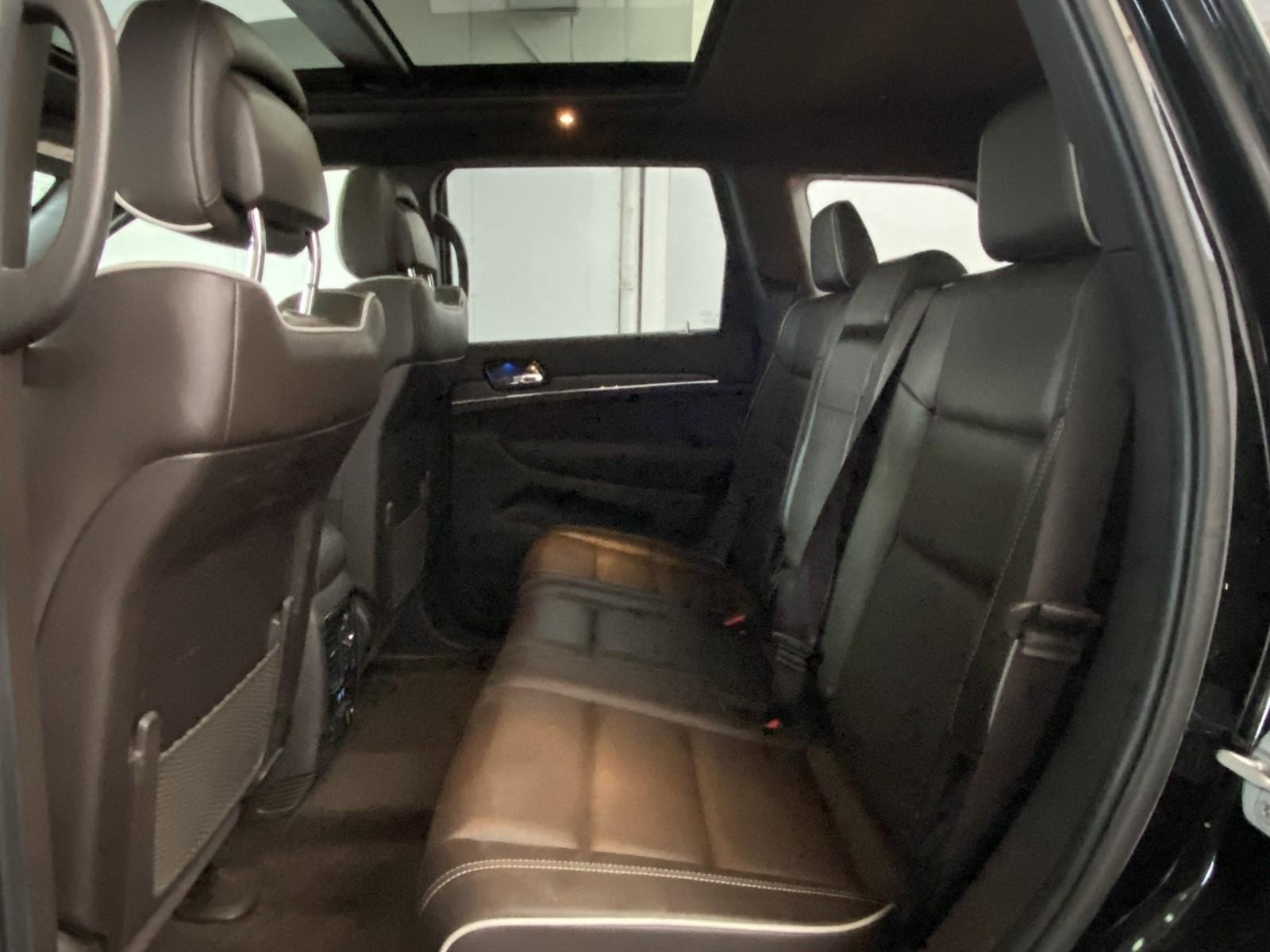 Used 2019 Jeep Grand Cherokee Overland image 18