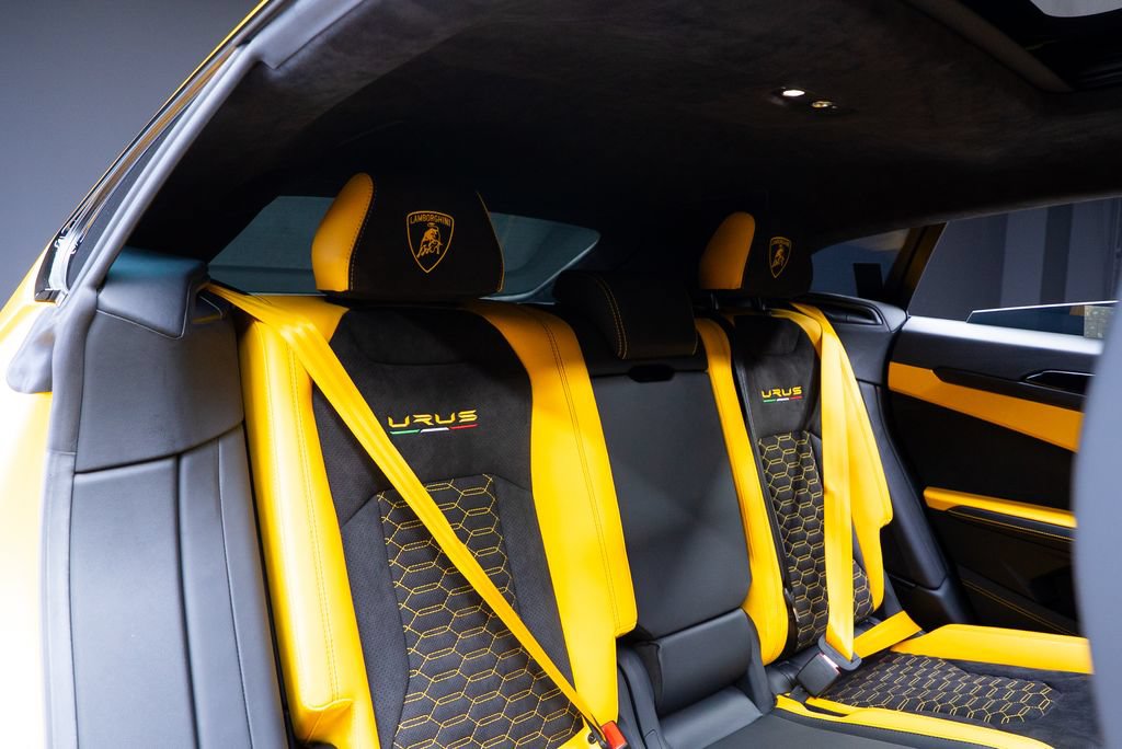 Used 2022 Lamborghini Urus AWD/4WD image 62