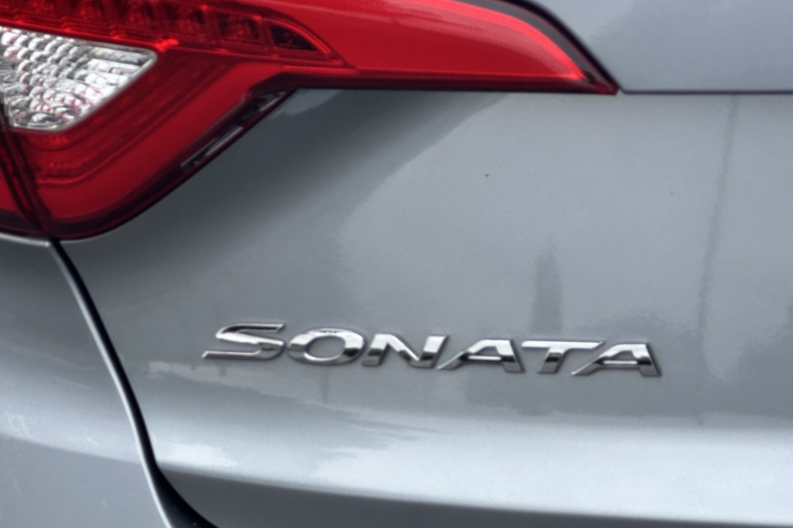 Used 2015 Hyundai Sonata Limited w/ Option Group 06 FWD image 35