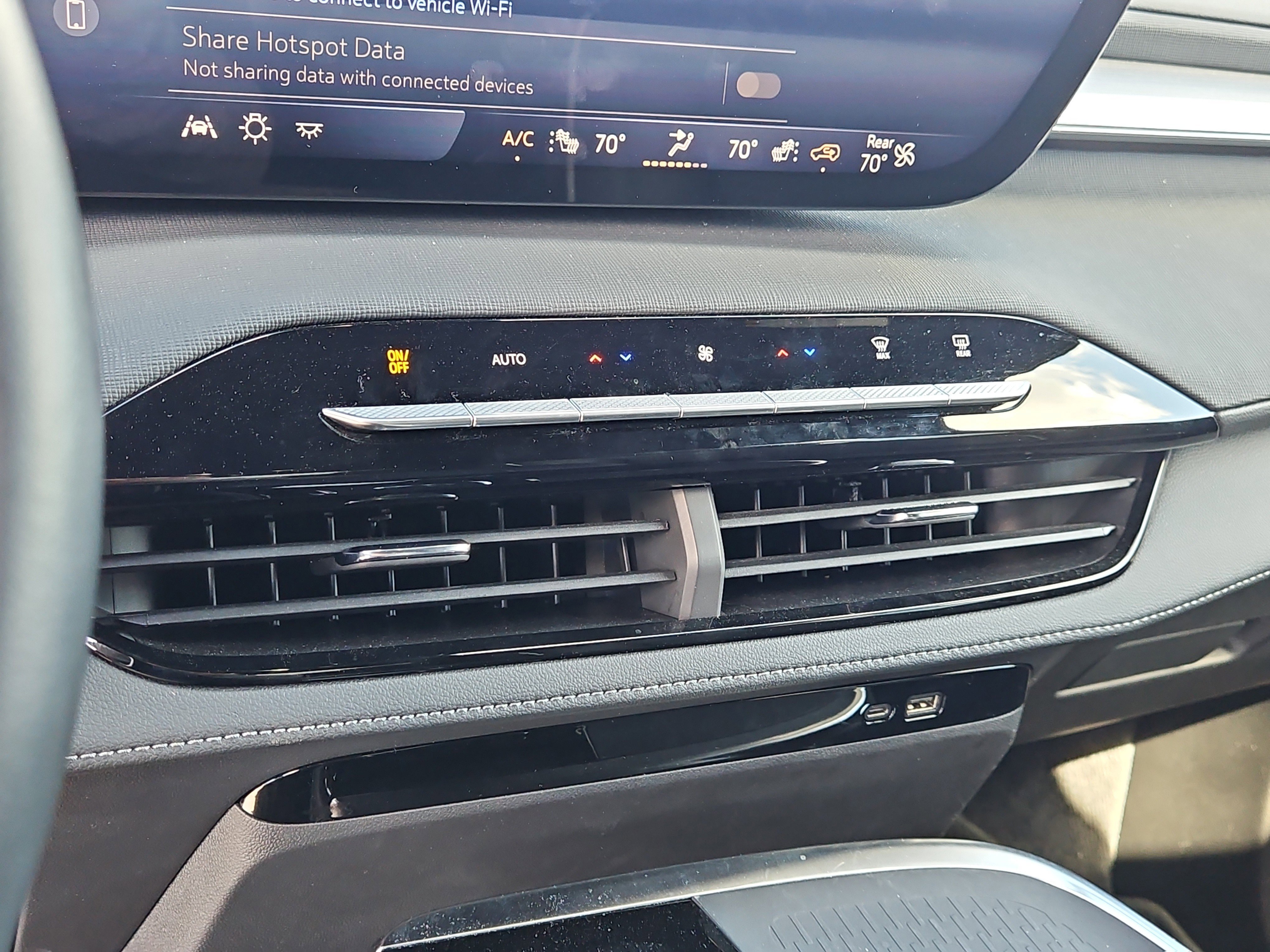 Used 2025 Buick Enclave Preferred FWD image 27