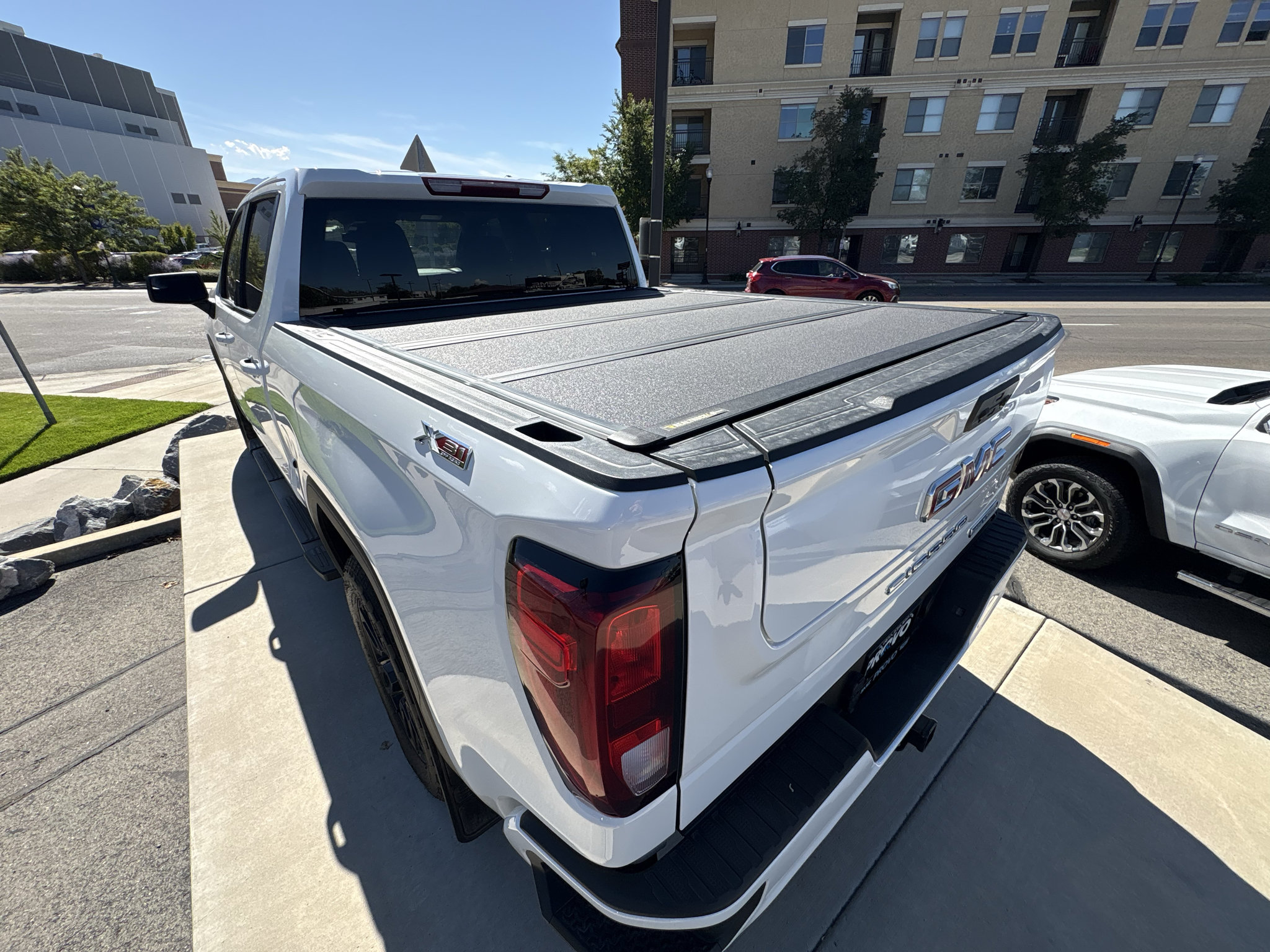 Used 2024 GMC Sierra 1500 Elevation w/ X31 Off-Road Package AWD/4WD image 12