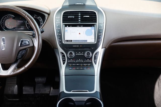 Used 2016 Lincoln MKX Reserve w/ Technology Package FWD image 39