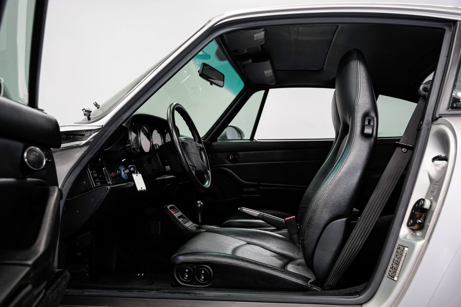 Used 1998 Porsche 911 Carrera S RWD image 19