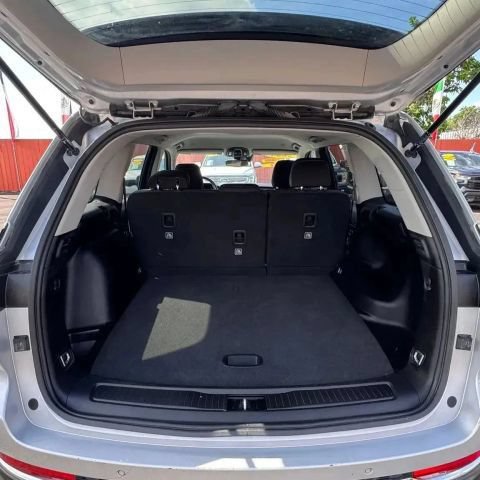 Used 2024 Jeep Grand Cherokee Laredo RWD image 7