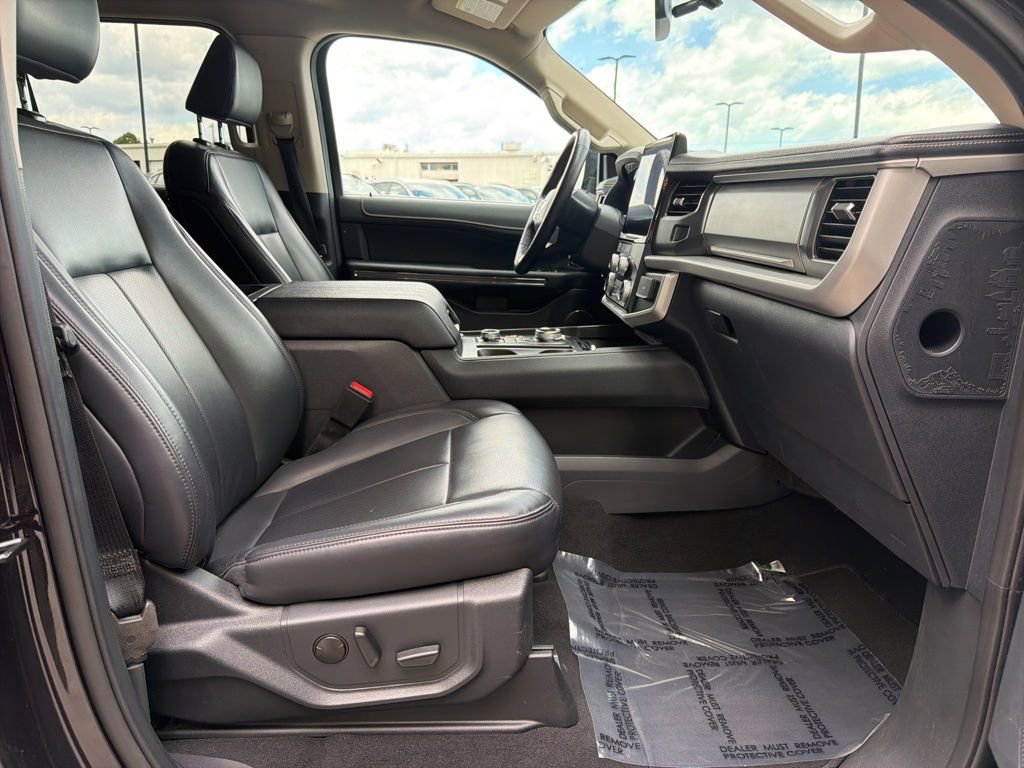 Used 2024 Ford Expedition Max XLT image 33