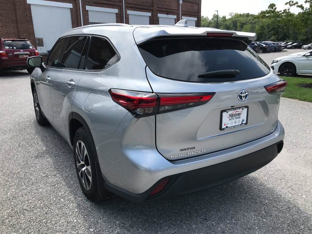 Certified 2022 Toyota Highlander XLE AWD/4WD image 6