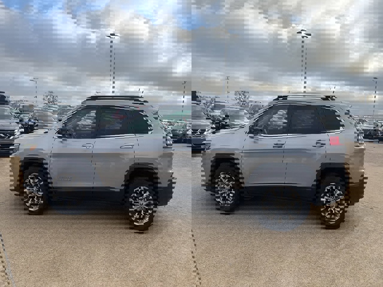 Used 2022 Jeep Cherokee Latitude Lux image 4