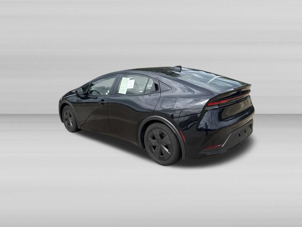 Used 2026 Toyota Prius LE FWD image 9