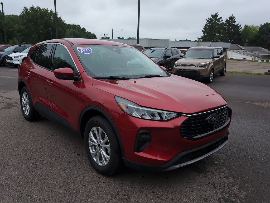 Used 2023 Ford Escape Active w/ Tech Pack #2 AWD/4WD image 2