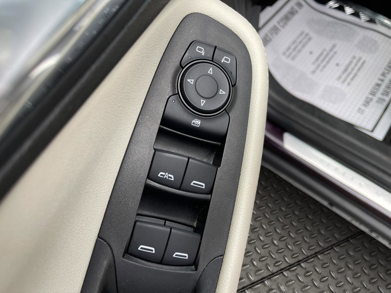 Used 2021 Buick Encore GX Select AWD/4WD image 12
