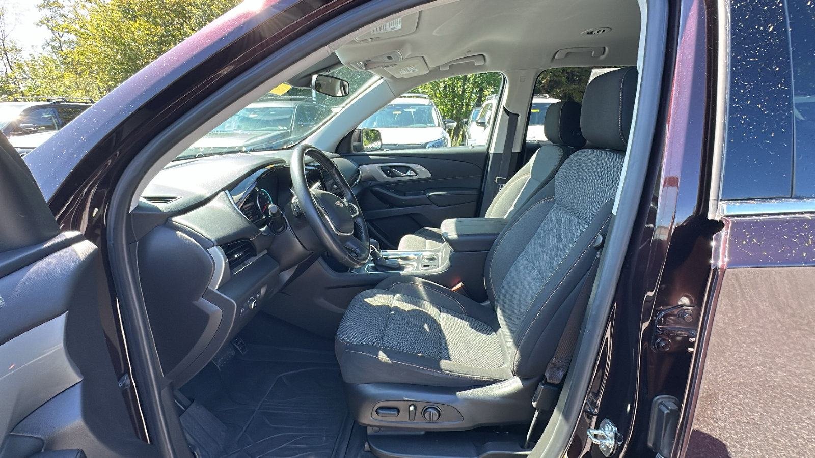 Used 2021 Chevrolet Traverse LT AWD/4WD image 12