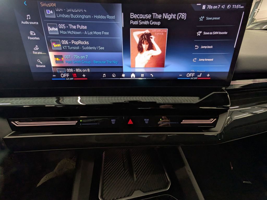 Certified 2025 BMW 530i xDrive w/ Premium Package image 23