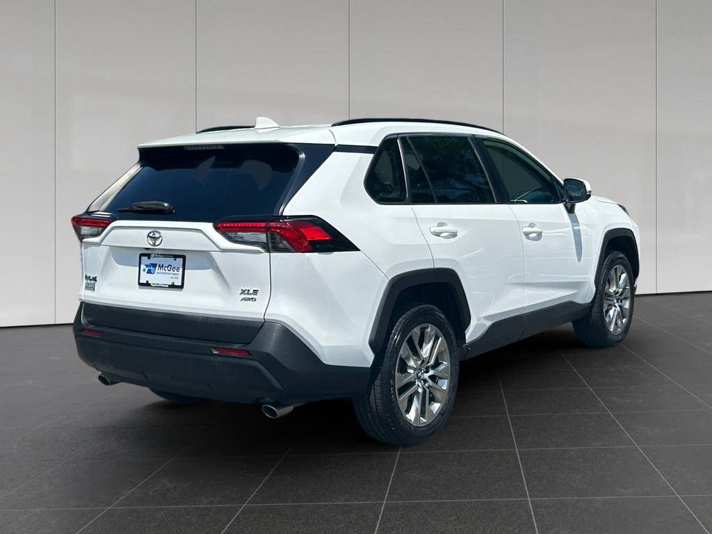 Used 2019 Toyota RAV4 XLE Premium w/ Cold Weather Package AWD/4WD image 5
