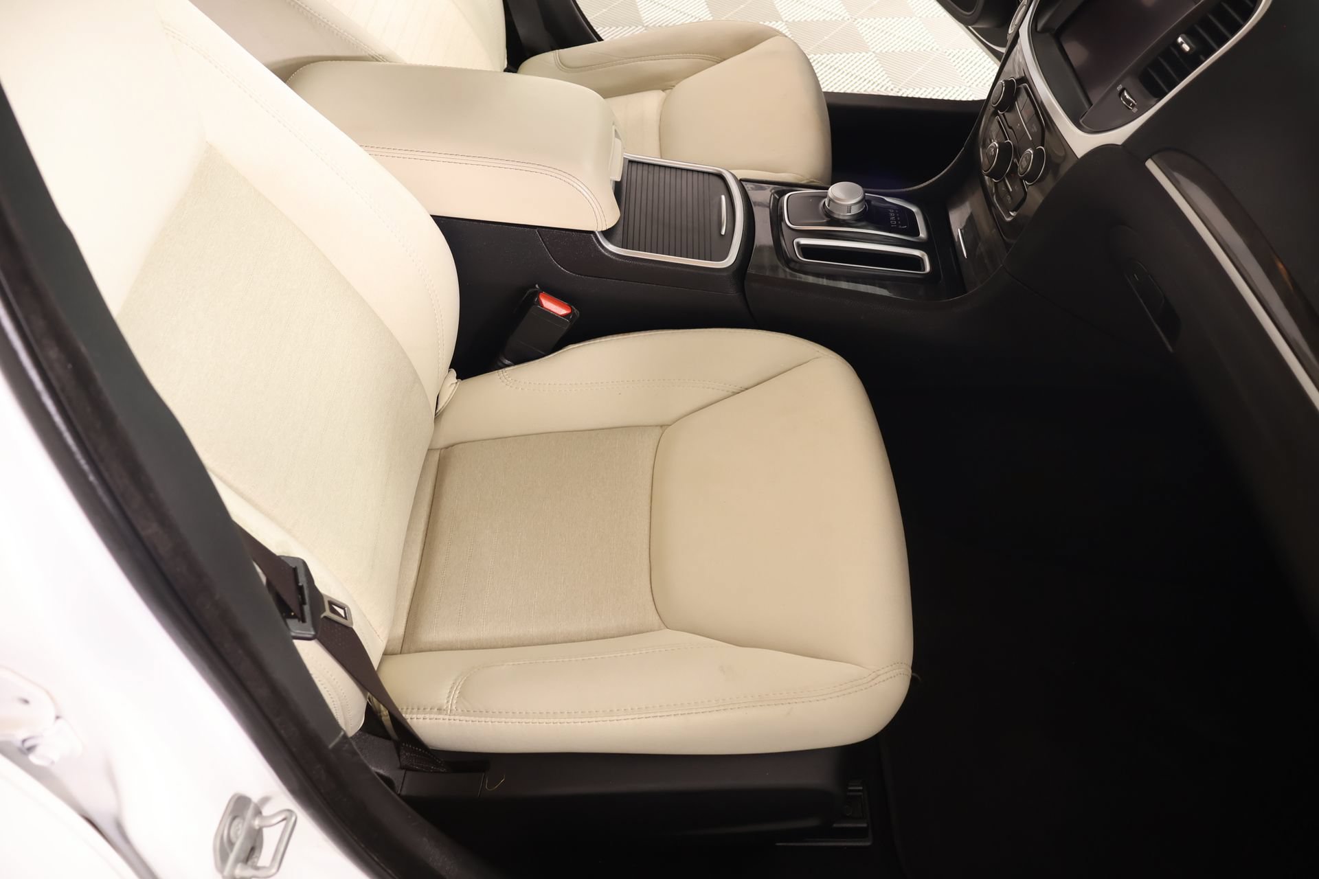 Used 2021 Chrysler 300 Touring w/ Sport Appearance Package RWD image 12