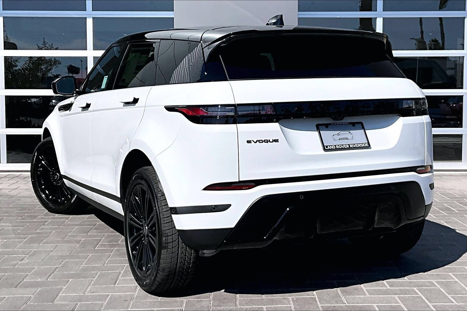 New 2026 Land Rover Range Rover Evoque S AWD/4WD image 3