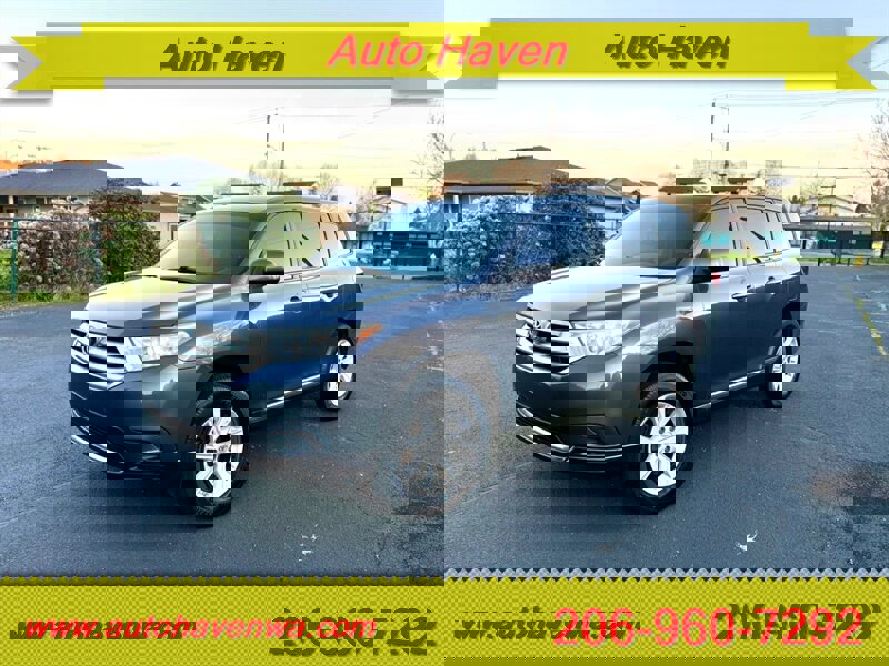 Used 2013 Toyota Highlander 4WD w/ Cold Weather Pkg image 1