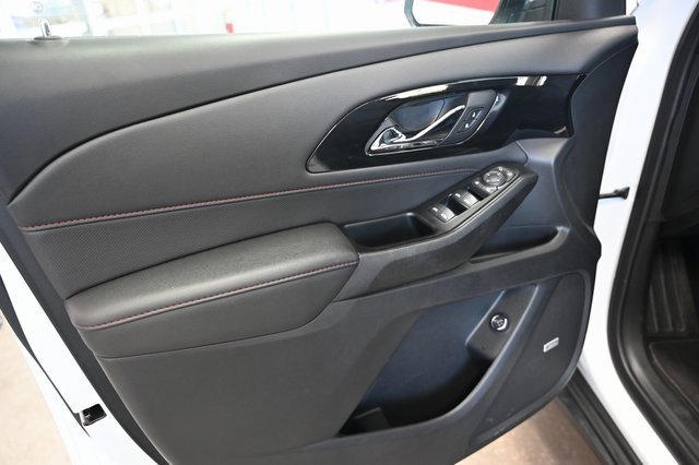 Used 2022 Chevrolet Traverse RS image 27