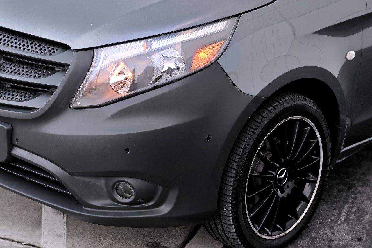 Used 2016 Mercedes-Benz Metris Passenger image 28