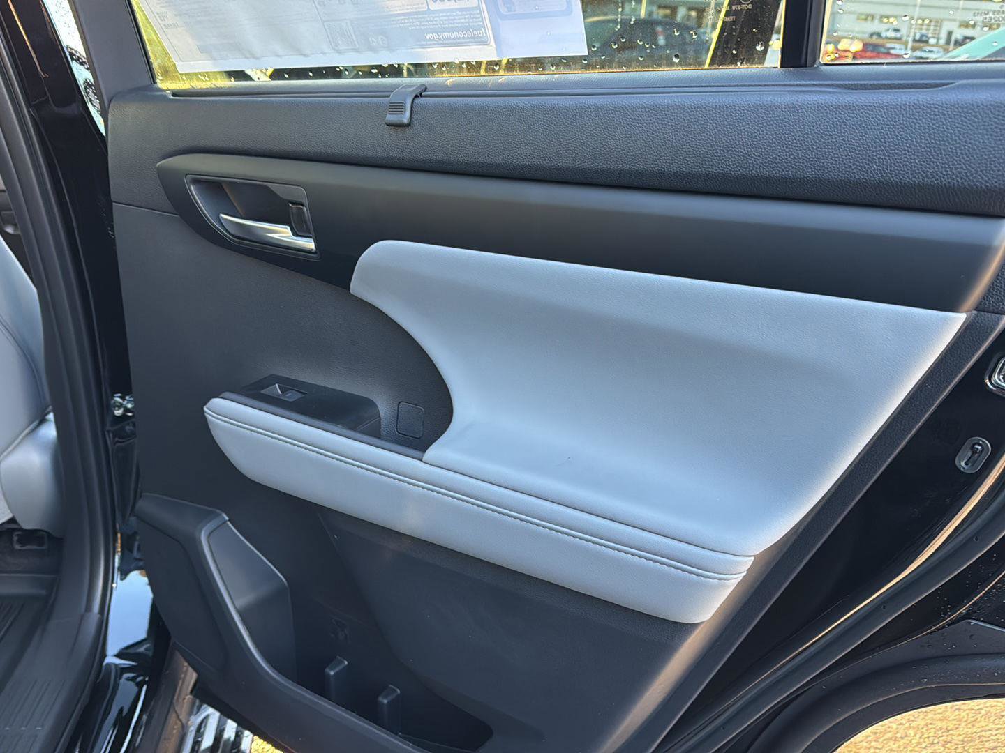 New 2026 Toyota Highlander XLE image 13