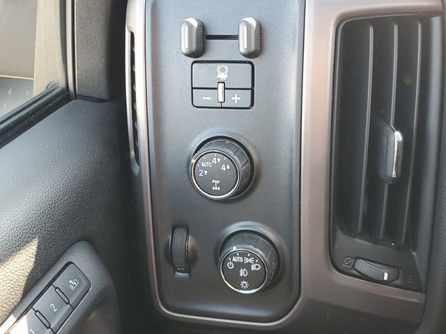 Certified 2015 GMC Sierra 1500 SLT w/ All-Terrain Package AWD/4WD image 18