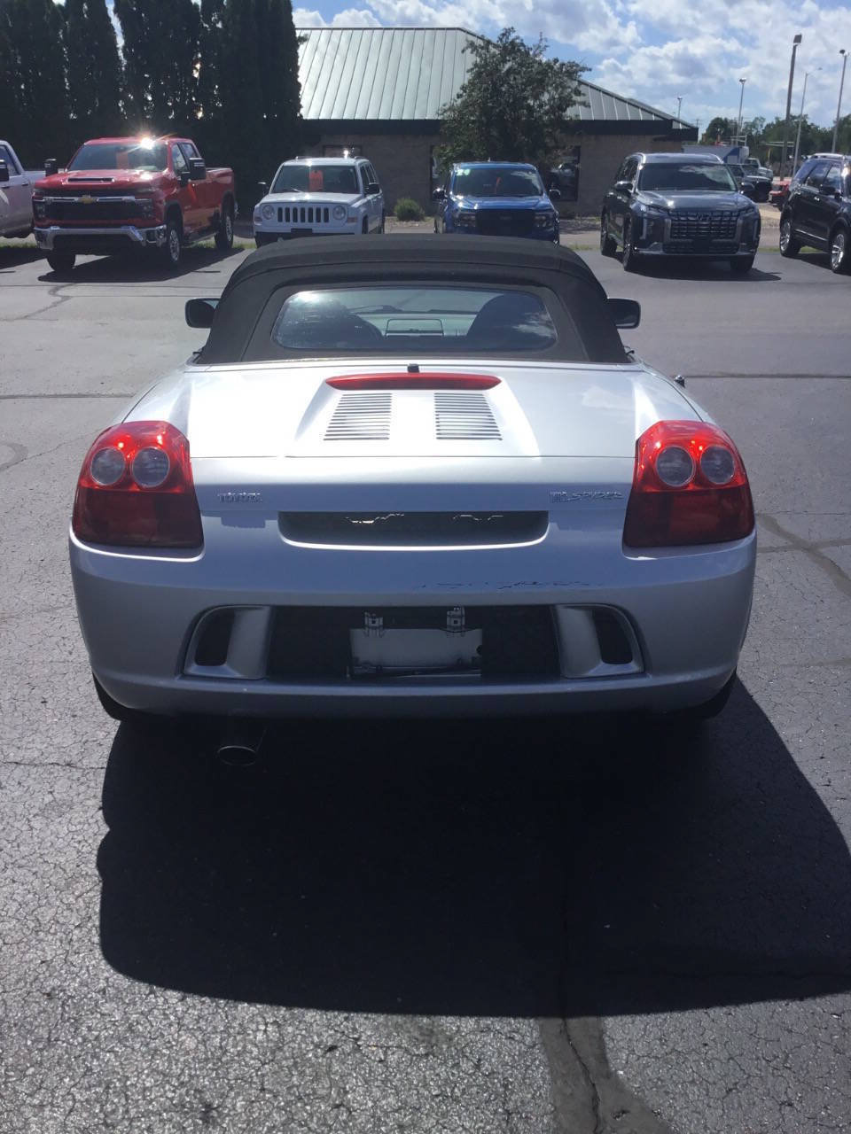 Used 2004 Toyota MR2 RWD image 3